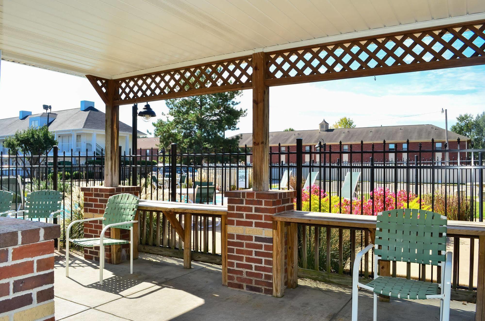 Intown Suites Extended Stay Decatur Al エクステリア 写真